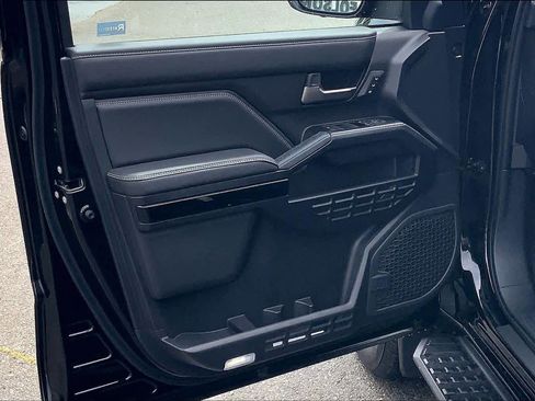 New 2026 Toyota 4Runner Limited AWD/4WD image 10