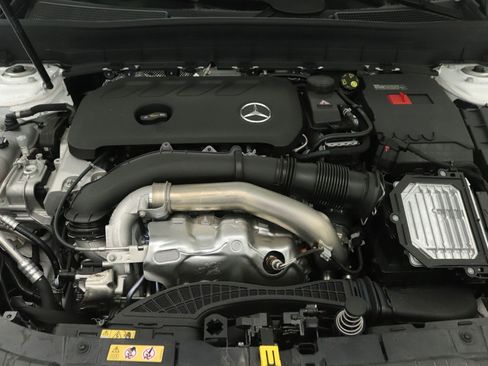 New 2026 Mercedes-Benz GLB 250 image 10