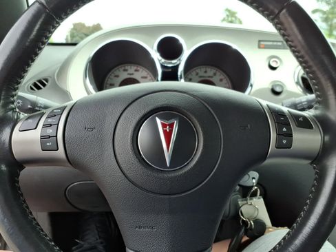 Used 2006 Pontiac Solstice Convertible w/ Premium Package RWD image 21