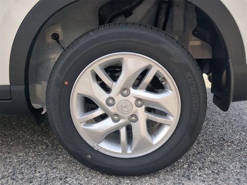 New 2026 Hyundai Venue SE image 14