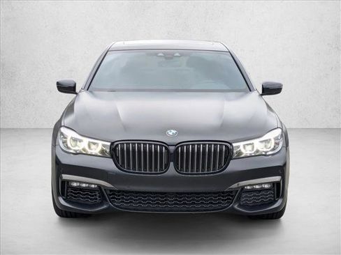 Used 2019 BMW 740i w/ M Sport Package image 2
