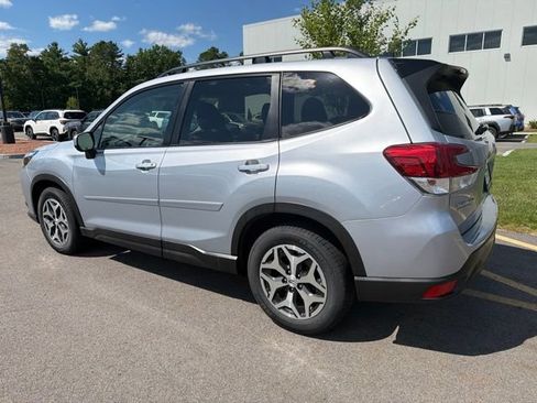 Used 2024 Subaru Forester Premium AWD/4WD image 7
