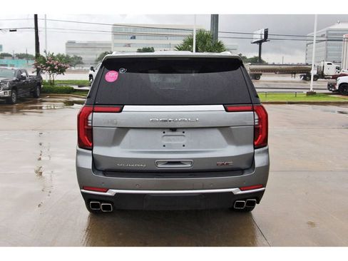 Used 2025 GMC Yukon Denali RWD image 6