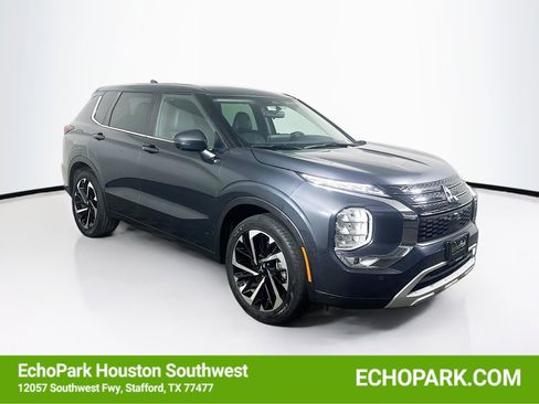 Used 2024 Mitsubishi Outlander SE image 1