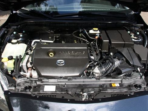 Used 2011 MAZDA MAZDA3 i Sport FWD image 17