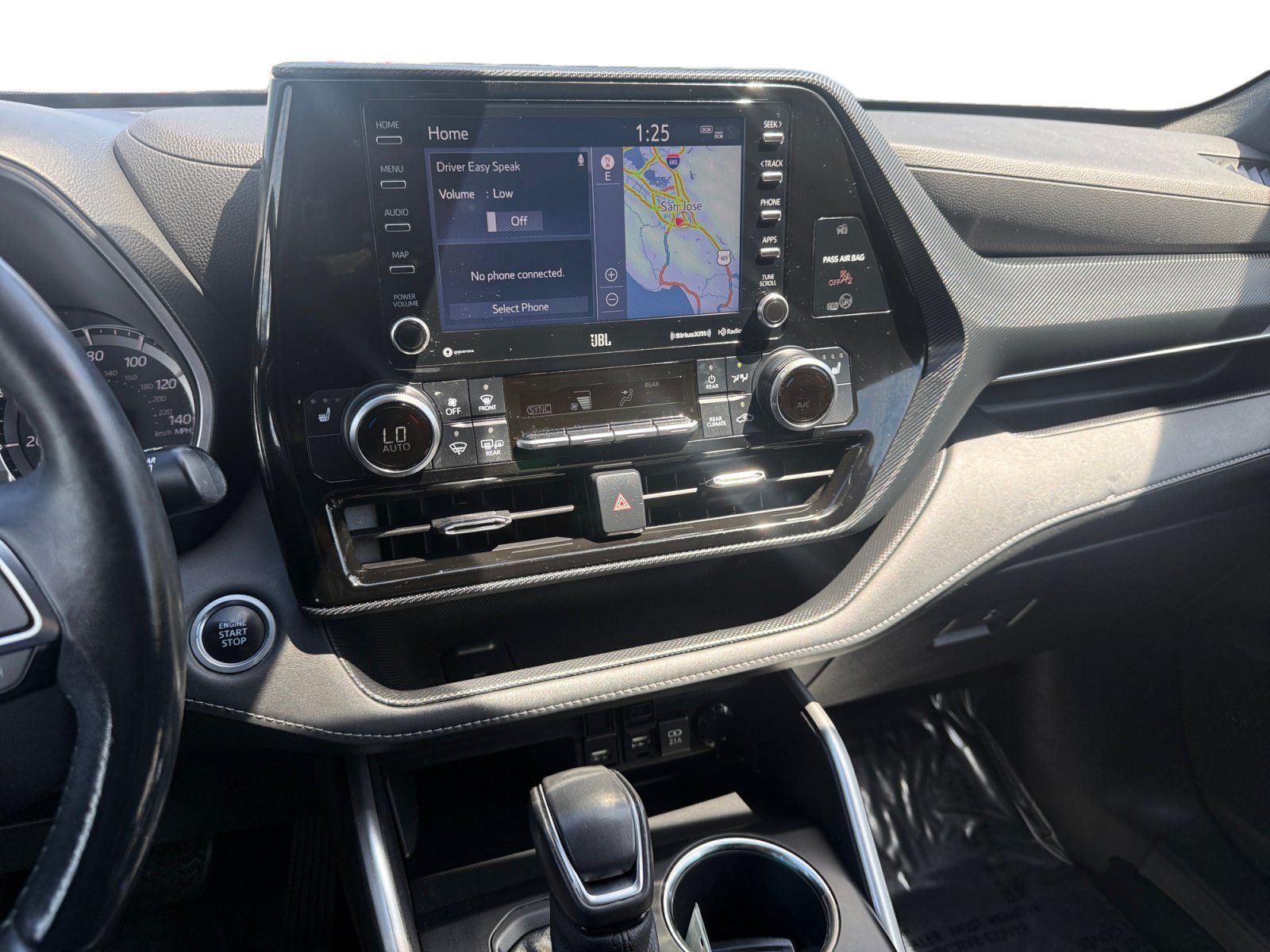 Used 2021 Toyota Highlander XSE AWD/4WD image 12