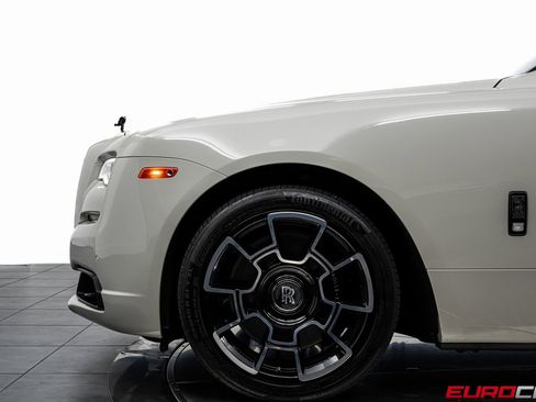 Used 2021 Rolls-Royce Dawn image 15