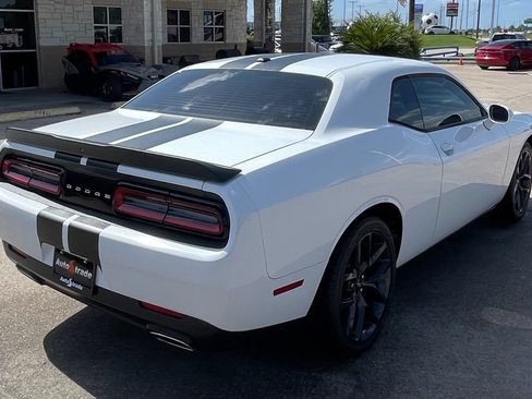 Used 2019 Dodge Challenger SXT w/ Blacktop Package RWD image 4