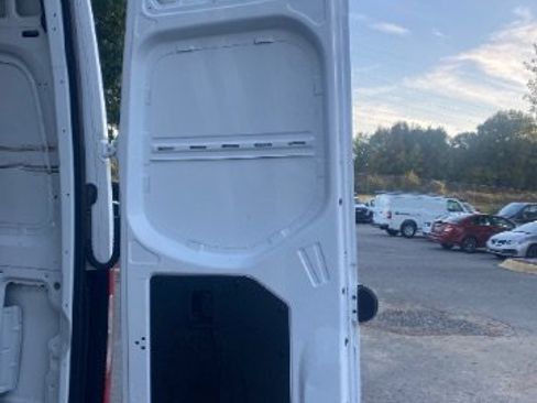 Used 2022 Mercedes-Benz Sprinter 2500 image 8
