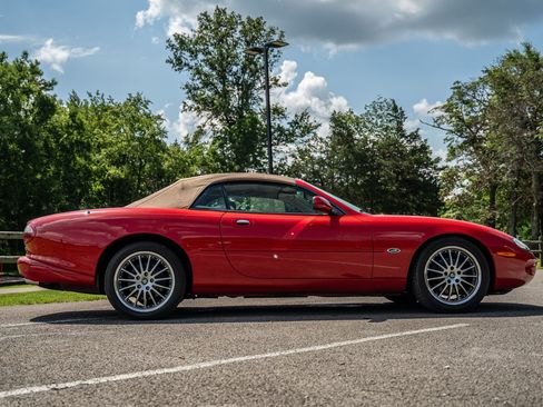 Used 1999 Jaguar XK8 Convertible RWD image 21