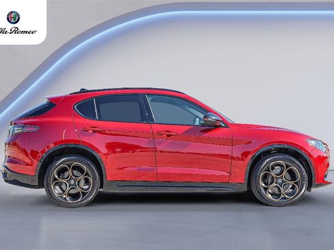New 2025 Alfa Romeo Stelvio Sprint image 4