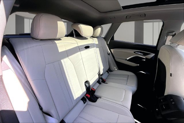 Used 2025 Audi Q5 Premium w/ Convenience Package AWD/4WD image 25