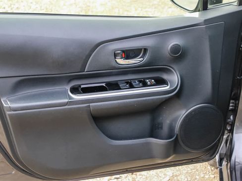 Used 2015 Toyota Prius C Four image 16