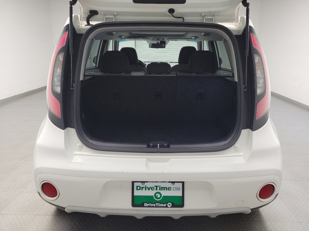 Used 2019 Kia Soul + w/ Primo Package FWD image 29