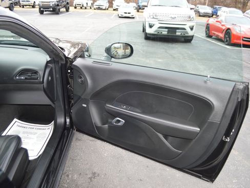 Used 2015 Dodge Challenger R/T Plus image 18