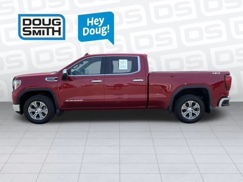 Used 2022 GMC Sierra 1500 SLT w/ Driver Alert Package II AWD/4WD image 3