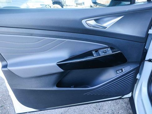 New 2025 Volkswagen ID.4 Pro S image 30