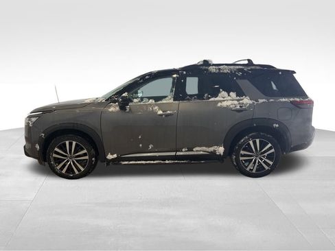 Used 2023 Nissan Pathfinder Platinum w/ Lighting Package (N93) image 2