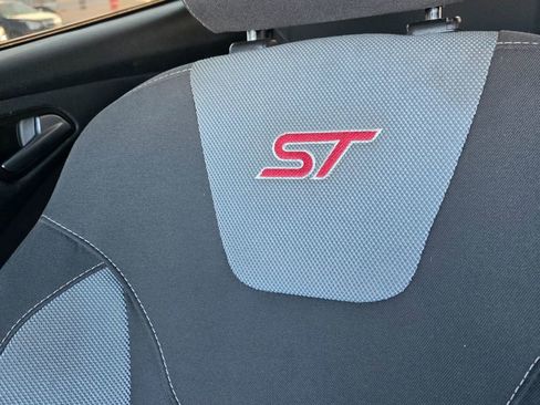 Used 2018 Ford Focus ST image 19