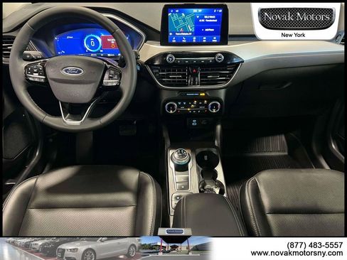 Used 2022 Ford Escape SEL w/ Technology Package image 15