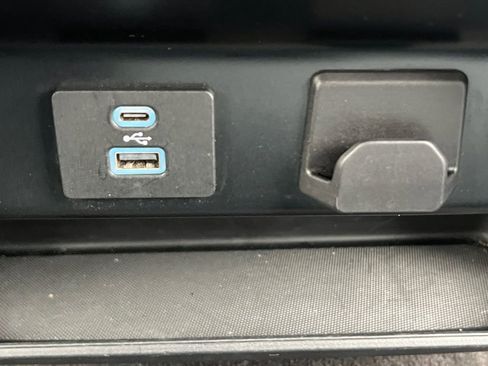 Used 2023 Ford F150 XLT image 6