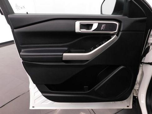 Used 2022 Ford Explorer XLT image 20