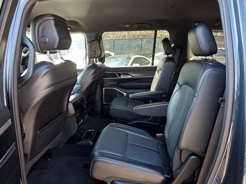 Used 2024 Jeep Wagoneer Series III AWD/4WD image 13