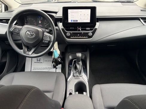 Used 2024 Toyota Corolla LE FWD image 30