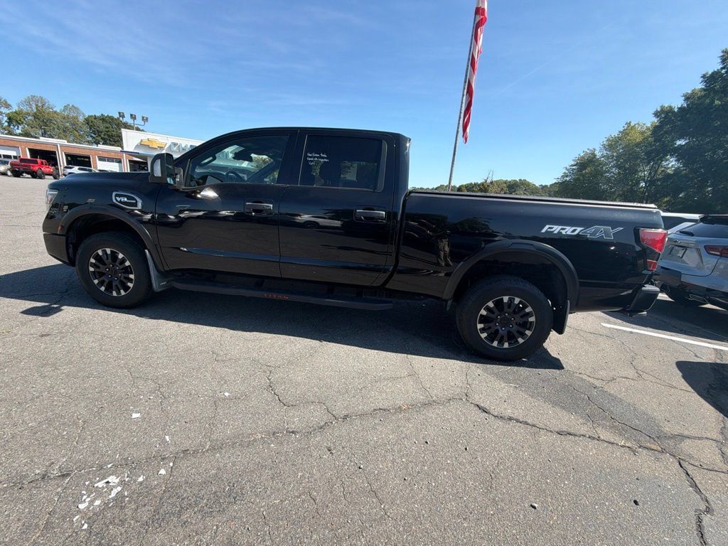 Used 2021 Nissan Titan PRO-4X w/ Pro-4x Convenience Package AWD/4WD image 11