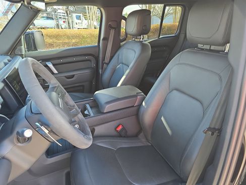 Certified 2024 Land Rover Defender 110 V8 image 14