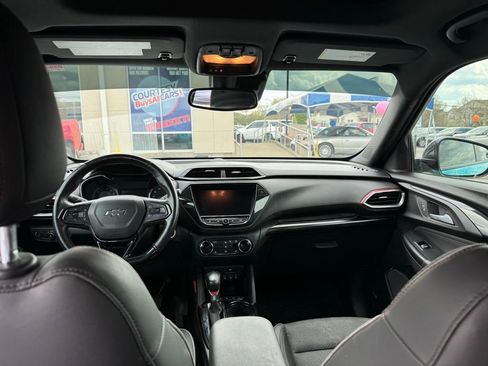 Used 2022 Chevrolet TrailBlazer RS w/ Sun and Liftgate Package image 14