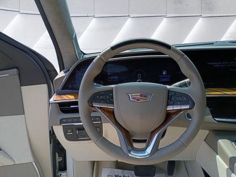 Used 2024 Cadillac Escalade Sport Platinum w/ LPO, ONYX Package AWD/4WD image 13