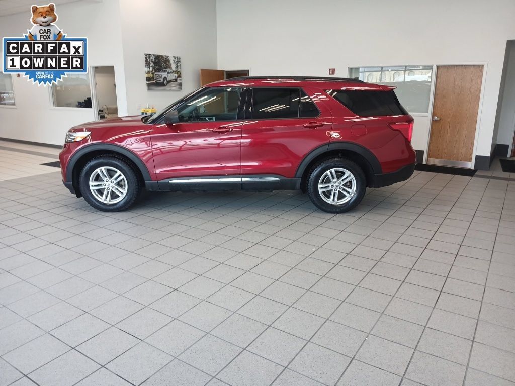 Used 2024 Ford Explorer XLT AWD/4WD image 6