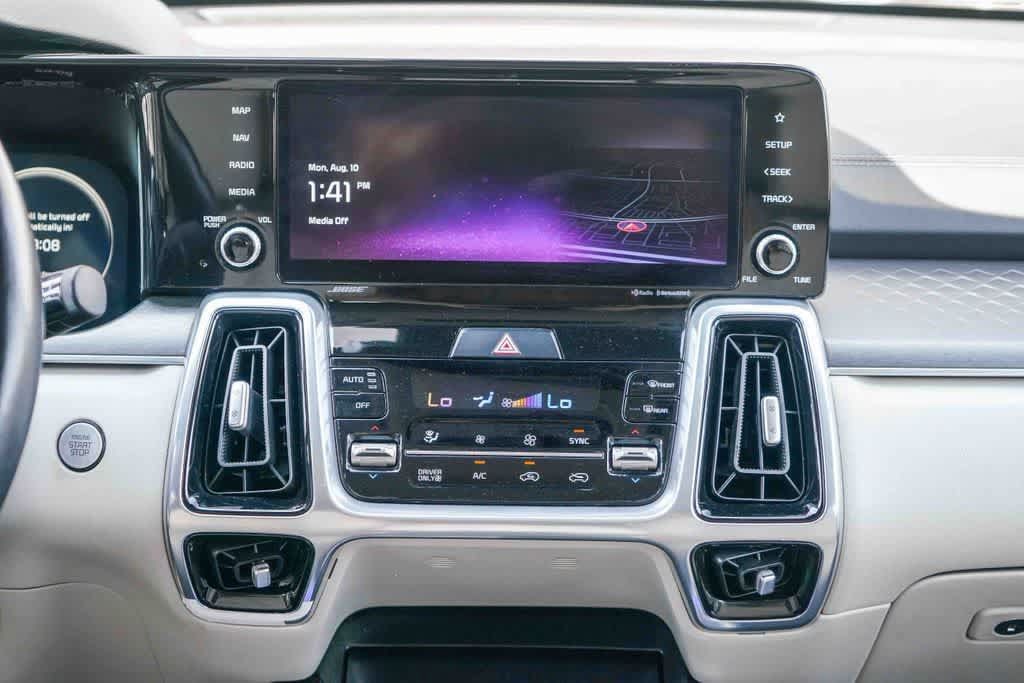 Certified 2022 Kia Sorento SX Prestige w/ Panoramic Sunroof Package AWD/4WD image 12