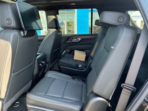 New 2026 GMC Yukon Denali w/ Denali Reserve Package AWD/4WD image 12