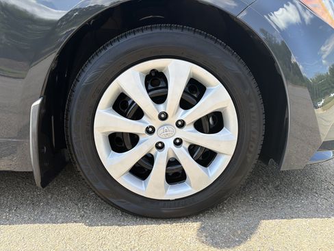 Used 2024 Toyota Corolla LE FWD image 12