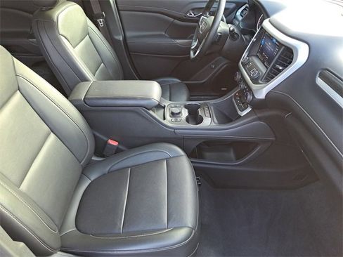 Used 2023 GMC Acadia SLT image 24