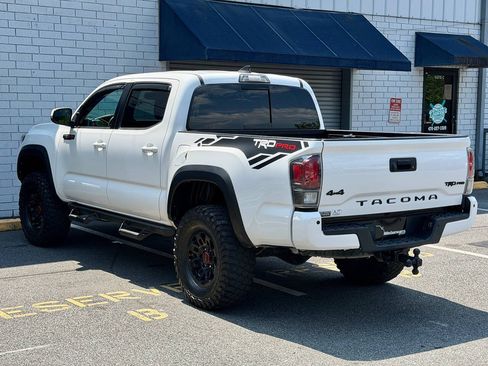 Used 2018 Toyota Tacoma TRD Pro AWD/4WD image 5