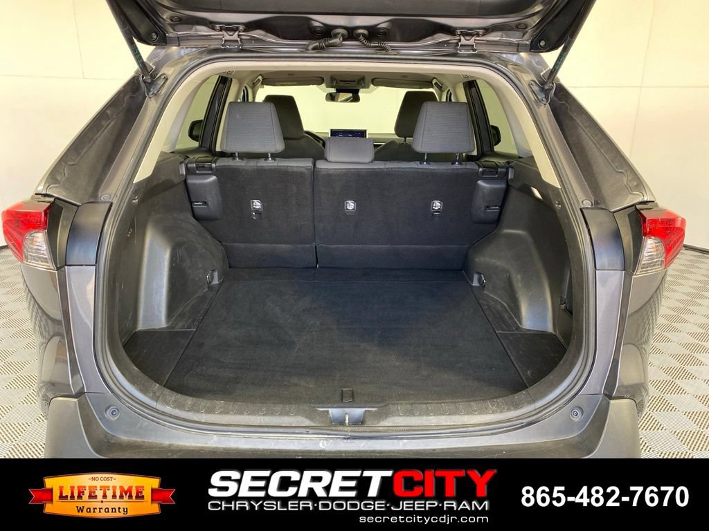 Used 2023 Toyota RAV4 LE AWD/4WD image 28