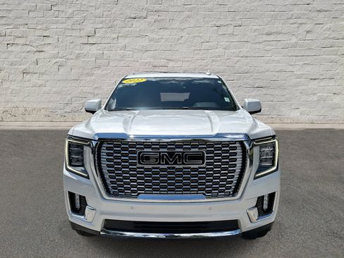 Used 2022 GMC Yukon SLT w/ SLT Premium Package image 8