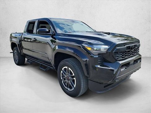 Used 2025 Toyota Tacoma TRD Sport RWD image 3