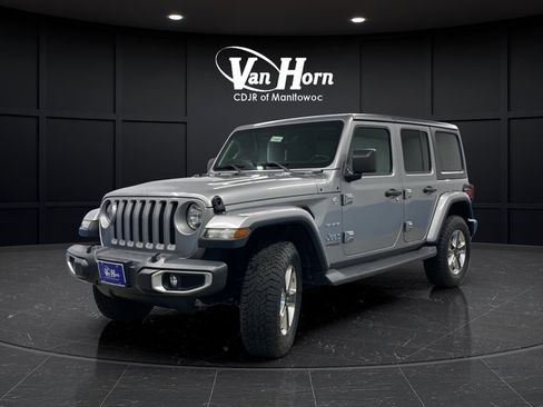 Used 2020 Jeep Wrangler Unlimited Sahara AWD/4WD image 3