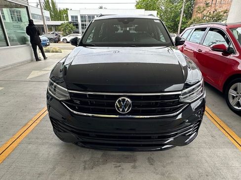 Used 2024 Volkswagen Tiguan SE R-Line AWD/4WD image 2