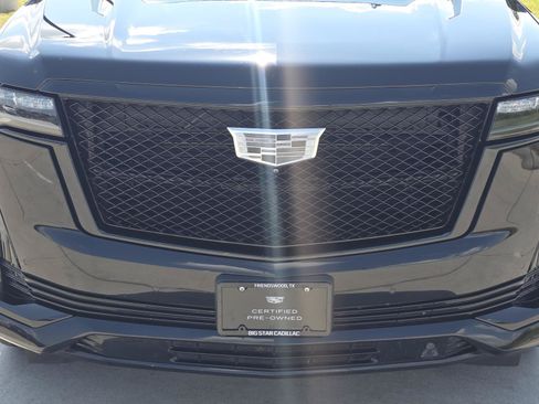 Used 2023 Cadillac Escalade ESV Sport Platinum w/ LPO, ONYX Package AWD/4WD image 9