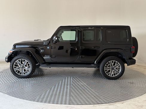 Used 2024 Jeep Wrangler High Altitude AWD/4WD image 2