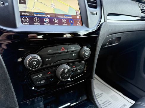 Used 2019 Chrysler 300 S image 16