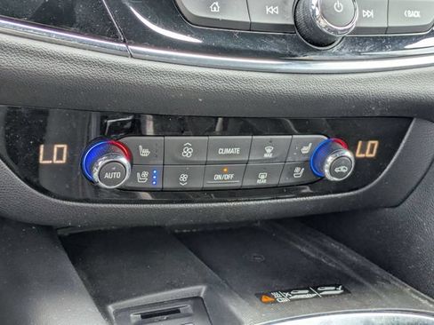 Used 2023 Buick Enclave Avenir AWD/4WD image 23