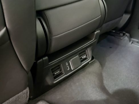 Used 2025 GMC Sierra 2500 SLT AWD/4WD image 28