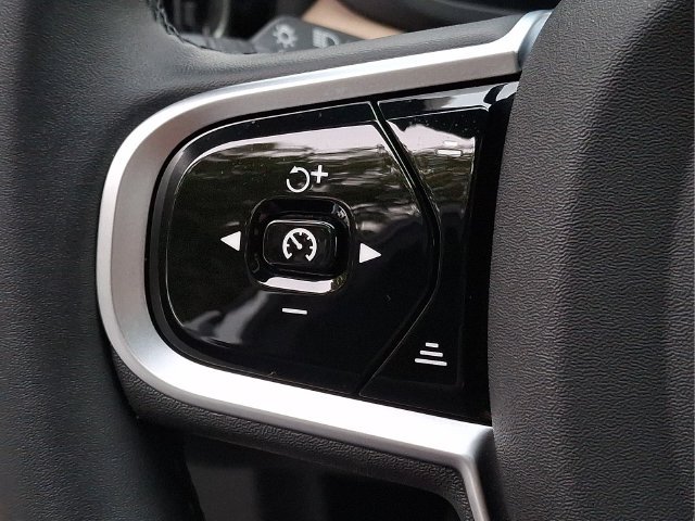 Certified 2026 Volvo XC60 B5 Plus AWD/4WD image 17