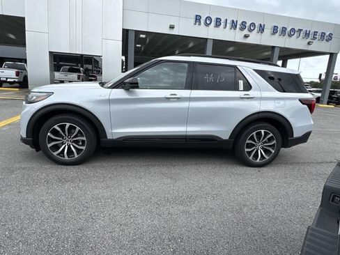 New 2026 Ford Explorer ST-Line w/ Premium Package RWD image 8